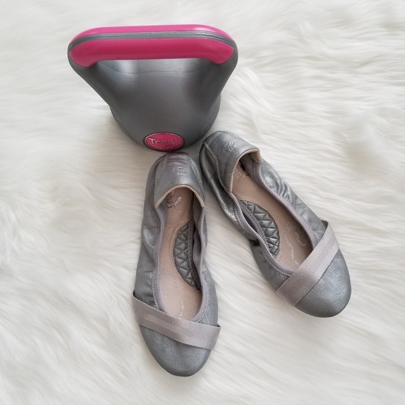 puma rhythm ballet flats